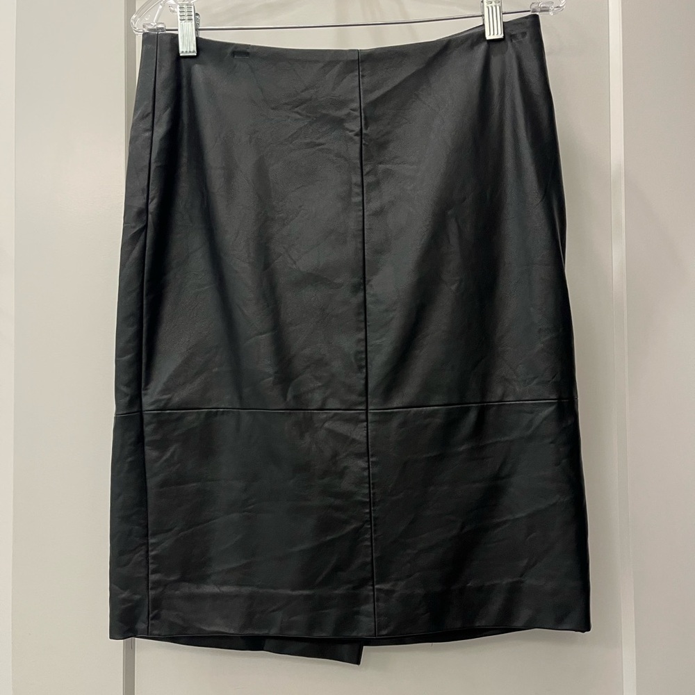 Elegant Black Leather Skirt